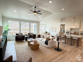 Photo 4 for 222 E Selman Ridge Dr #19