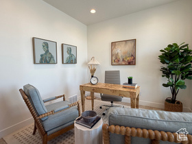 Photo 3 for 222 E Selman Ridge Dr #19