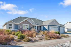 Photo 3 for 2388 E Horizon Dr #907