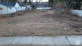 923 E 16th St MLS #2052360