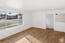 Photo 4 for 2332 W Broderick Dr