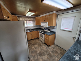 Photo 4 for 636 E 300 North
