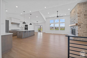 Photo 2 for 1426 E Parker Ln #426