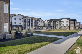 Photo 2 for 1218 Sawmill Blvd #104