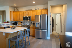 Photo 6 for 1226 N Overland Cir