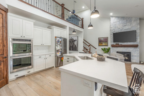 Photo 4 for 618 N Haystack Mountain Dr