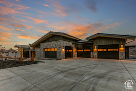 Photo 3 for 688 E Longview Dr