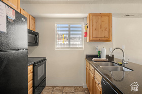 Photo 4 for 929 Harbor Vlg #120