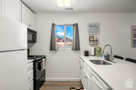 Photo 5 for 929 Harbor Vlg #220