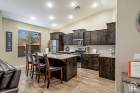 Photo 4 for 443 N Puerta Dr