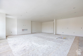 Photo 6 for 6048 N Fairview Rd #220