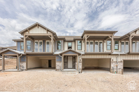 Photo 2 for 6048 N Fairview Rd #220