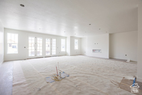 Photo 4 for 6048 N Fairview Rd #220