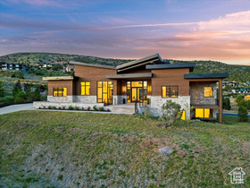 Photo 3 for 1316 N Gold Mountain Cir