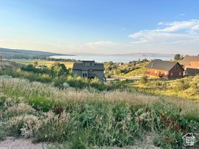 1427 N Broad Hollow Rd MLS #2056519