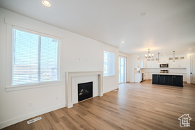 Photo 3 for 3358 S Heathercrest Dr
