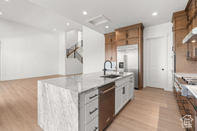 Photo 6 for 492 N Pinnacle Ln #6