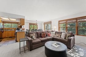 Photo 4 for 658 Rossie Dr #3