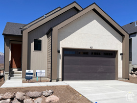 Photo 1 for 421 E Rimrock Ln #21