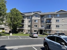 Photo 5 for 1205 E Privet Dr  #1-107