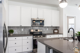Photo 3 for 204 N Cliffside Dr #7