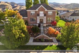 Photo 3 for 434 S Cardon Ridge Dr
