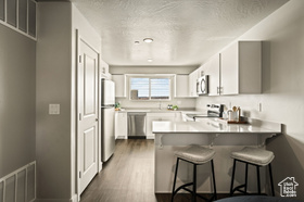 Photo 3 for 128 N Lone Rock Dr #204
