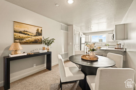 Photo 2 for 128 N Lone Rock Dr #204