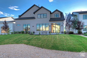Photo 3 for 4741 E Mountain Ct #11