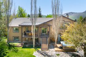 Photo 2 for 858 Red Maple Ct