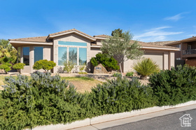Photo 2 for 3523 S Desert Hills Dr
