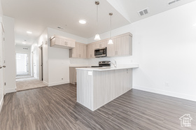 Photo 4 for 912 N Hemsworth Way #P301
