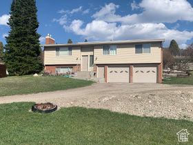 Photo 1 for 322 Bailey Rd