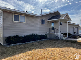 Photo 3 for 404 N 1st
