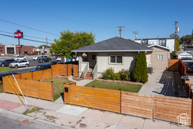 Photo 4 for 137 E Wentworth Ave