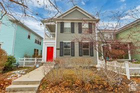 Photo 2 for 11716 S Grandville Ave