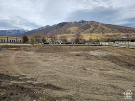Photo 5 for 13189 S City Point Cv #4