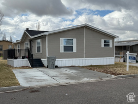 Photo 2 for 3860 S Midland Dr #B59
