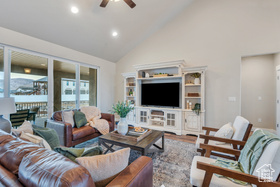 Photo 5 for 1407 E Abigail Ln