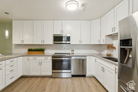 Photo 5 for 939 S Donner Way #A201