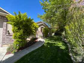 Photo 2 for 9575 Aztec Dr