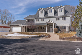 Photo 3 for 1045 Fox Farm Rd