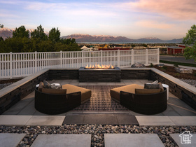 Photo 3 for 438 N Pinnacle Ln #1