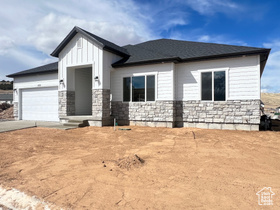 Photo 3 for 1550 S White Sage Dr #323