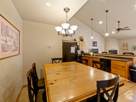 Photo 5 for 2 Desert Wind Dr #2