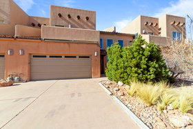 Photo 1 for 2 Desert Wind Dr #2