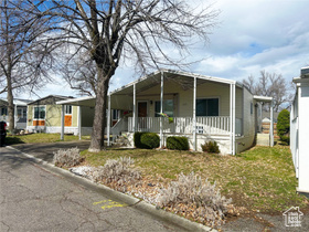 Photo 2 for 227 Detroiter Cir