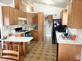 Photo 4 for 227 Detroiter Cir