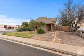 Photo 4 for 1815 N Red Mountain Dr