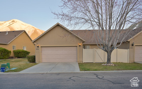 Photo 3 for 3131 E River Bottoms Rd